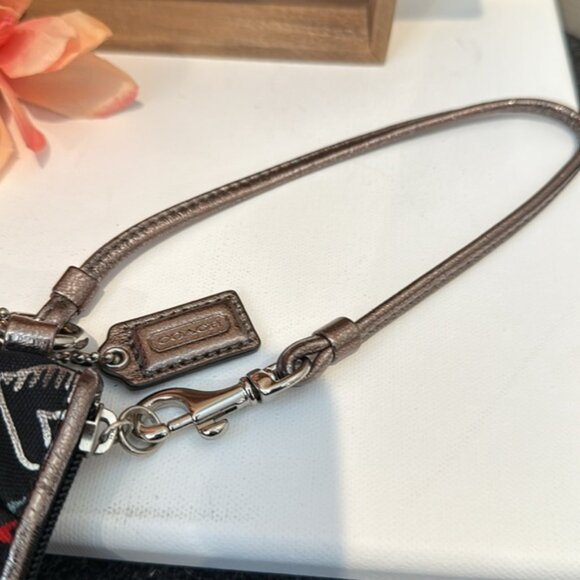 Coach “Limited Edition” Metallic Graffiti Hearts Wristlet w/Hang Tag (EUC) - Picture 5 of 16